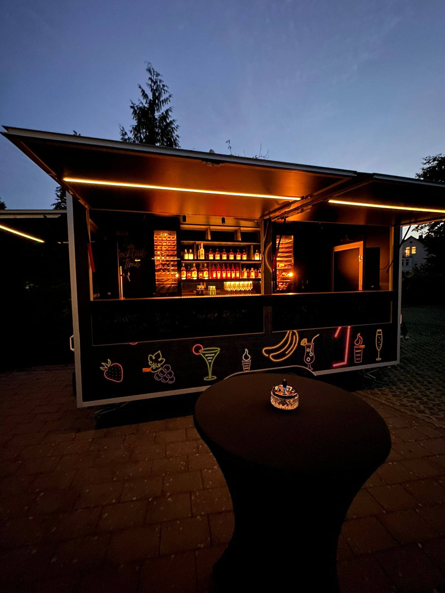 Elegante Bar-Ausstattung für gehobene Events